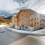 Apartment Sublime Modern Family Of 2 Bedrooms