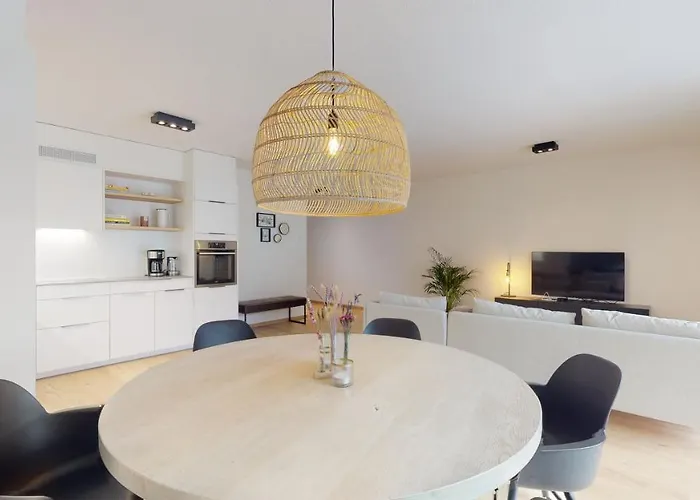 Sublime Modern Family Of 2 Bedrooms *