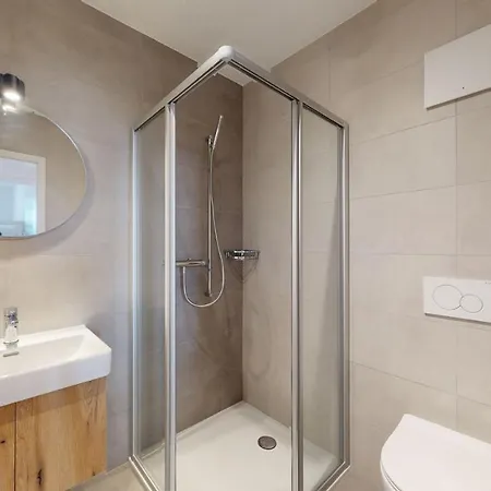 Sublime Modern Family Of 2 Bedrooms 아파트 *